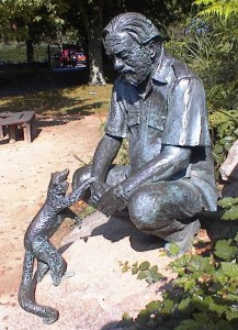 durrell szobor