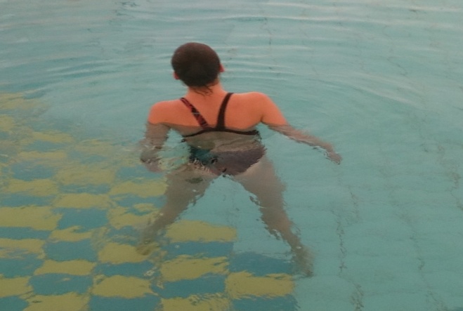 csípőízületi úszás)